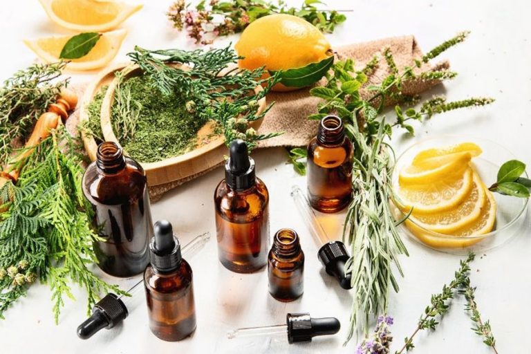 Using Essential Oils for Sore Feet By: Jennifer Lane, Certified Aromatherapist